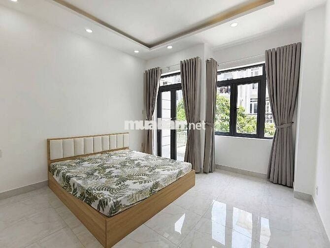 Nhà đẹp 6PN ,4 tầng, KDC đồng bộ,Cách Phú Mỹ Hưng 5 ph– giá chỉ 9.5 Tỷ