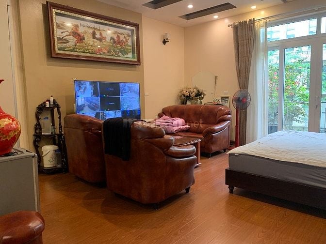 Biệt Thự Hoàng Minh Giám, VinCom Trần Duy Hưng 135M2* 8M  - Kinh Doanh