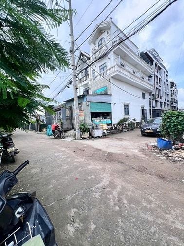 Lô đất đẹp đường thông giá chỉ 4.6 tỷ, gần khu công viên 150ha 