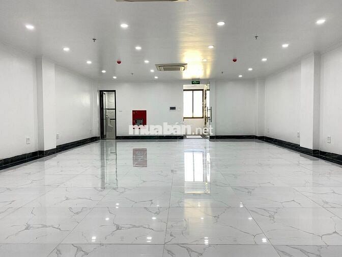 Nguyễn Hoàng 100m2, lô góc 3 mặt thoáng, nhà mới, 2 ô tô tránh 16tr/th