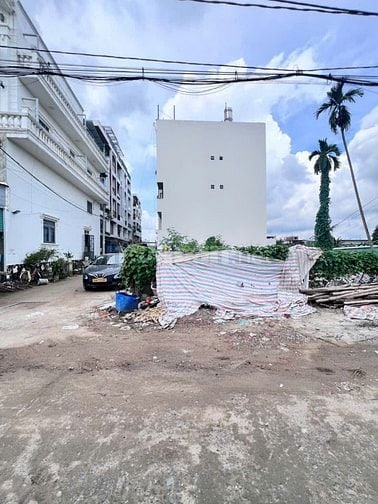 Lô đất đẹp đường thông giá chỉ 4.6 tỷ, gần khu công viên 150ha 