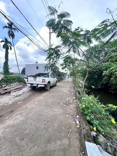 Lô đất đẹp đường thông giá chỉ 4.6 tỷ, gần khu công viên 150ha 