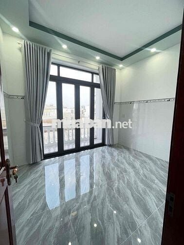 NHÀ ĐẸP 4 PHÒNG 2  MÁY LẠNH HẺM BỜ HỒ HUỲNH CƯƠNG