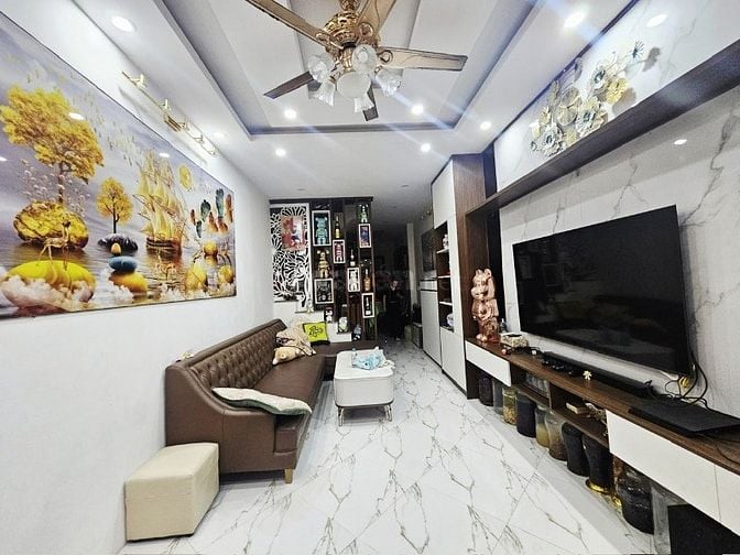 Bán nhà phố Minh Khai, Dt 45m2, 5t, mt 4m, mới đẹp ở ngay.