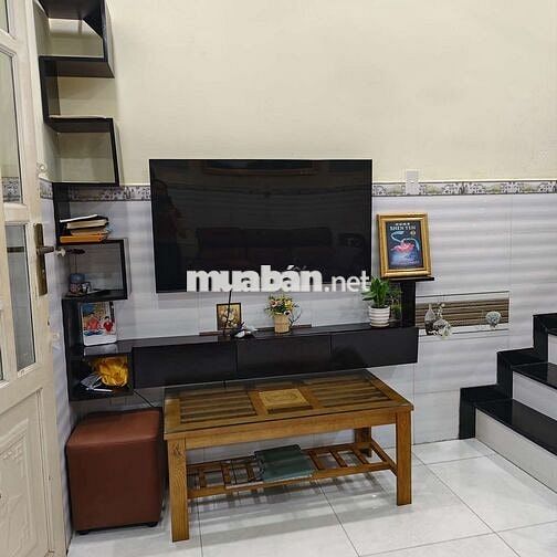 Nhà ở 2 phòng ngủ đường Nguyễn Hữu Cầu HM, gần 3 Trường Học, gần chợ