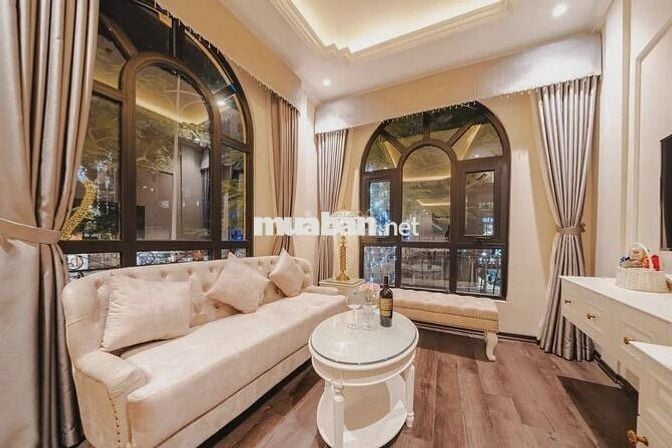 Chính chủ bán nhà mặt phố Nguyễn Văn Cừ dòng tiền tốt sinh lời cao