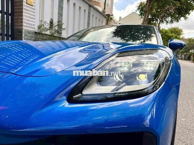 Porsche Panamera New 2025 giá rẻ so với hãng