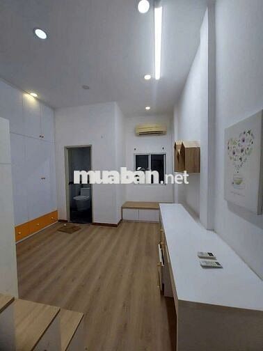 Cho thuê nhà đg.cmt8.p5.tân bình.