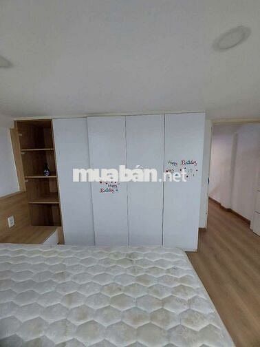 Cho thuê nhà đg.cmt8.p5.tân bình.