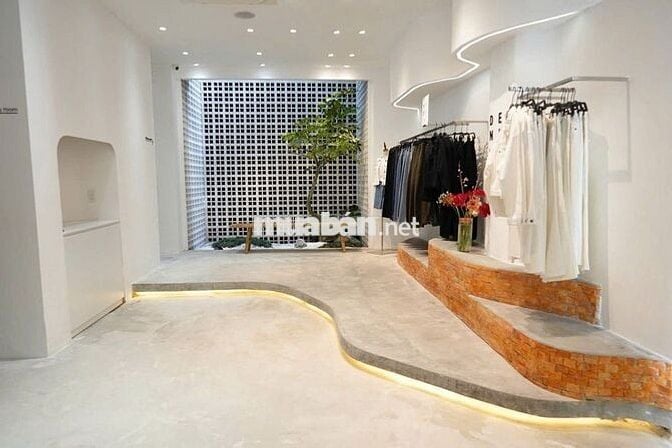 🔥Cực hiếm! Ngay Vạn Hạnh Mall – Ngang 8m sàn suốt, vị trí đắc địa!