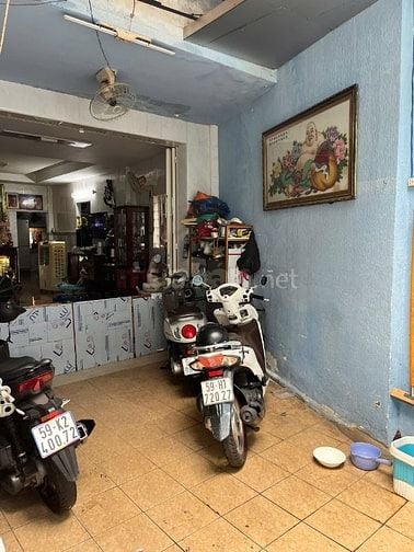 Bán nhà hẻm thông Nguyễn Văn Đừng Q5 dt 4,5x16m nhà 3 tầng chỉ 6,8 tỷ.