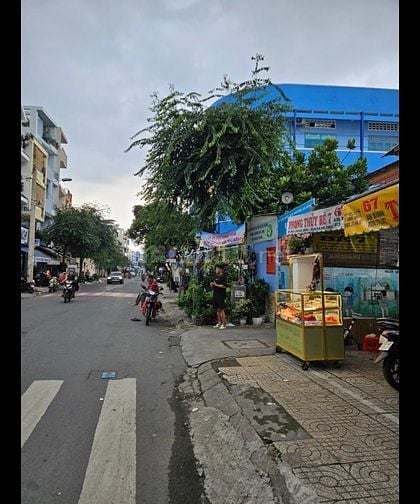 Bán nhà hẻm thông Nguyễn Văn Đừng Q5 dt 4,5x16m nhà 3 tầng chỉ 6,8 tỷ.