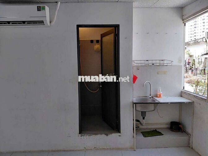 Phòng máy lạnh,giờ tự do,hẽm xe tải,tolet trong phòng,chỉ có 2 p