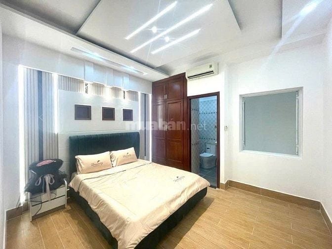 Chú Hai qua Canada với con bán nhà Nguyễn Văn Công - Gần Bệnh viện 175