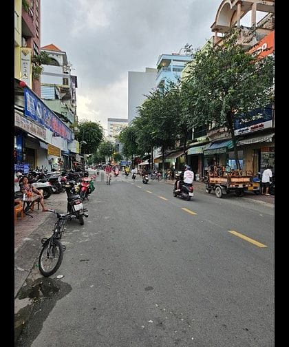 Bán nhà hẻm thông Nguyễn Văn Đừng Q5 dt 4,5x16m nhà 3 tầng chỉ 6,8 tỷ.