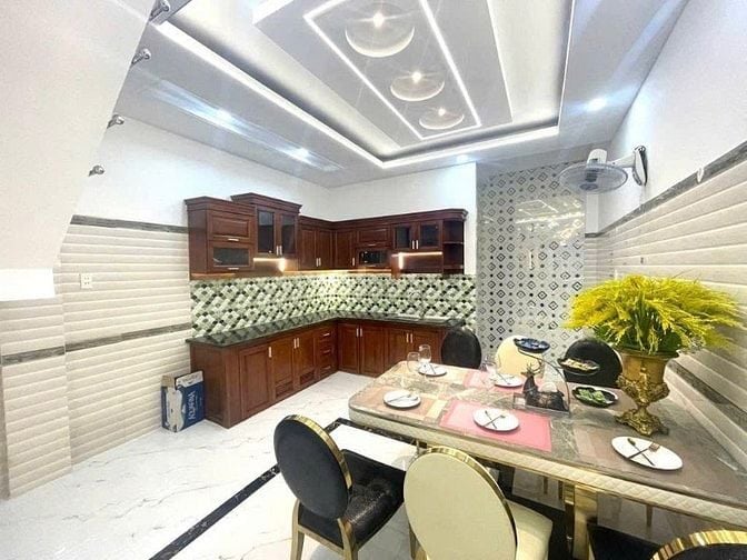 Chú Hai qua Canada với con bán nhà Nguyễn Văn Công - Gần Bệnh viện 175