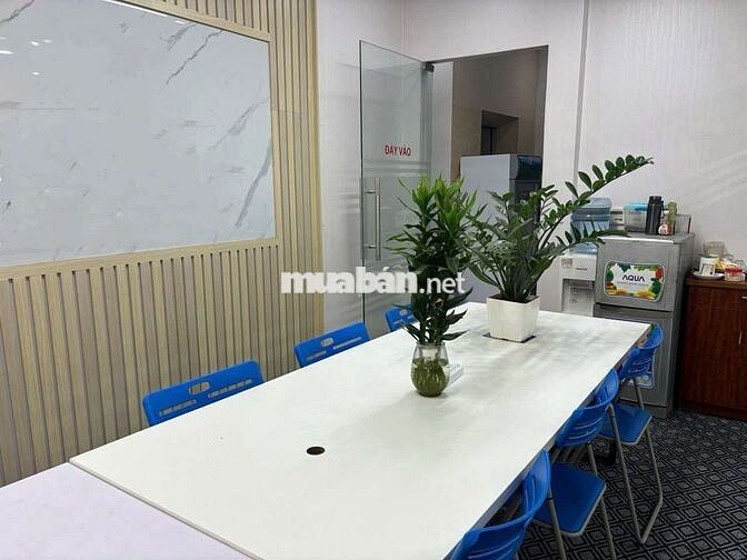 Văn phòng 72m2 lầu 3 thang máy Phạm Văn Đồng