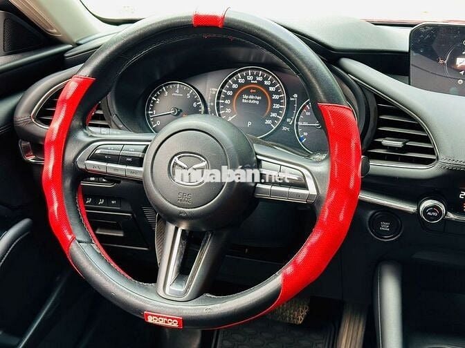 Mazda 3 2022 1.5L Luxury - 40000 km