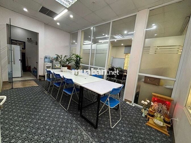 Văn phòng 72m2 lầu 3 thang máy Phạm Văn Đồng
