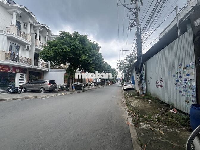 NHÀ PHỐ ĐÔNG HƯNG GẦN CHỢ DĨ AN ĐÃ HOÀN CÔNG