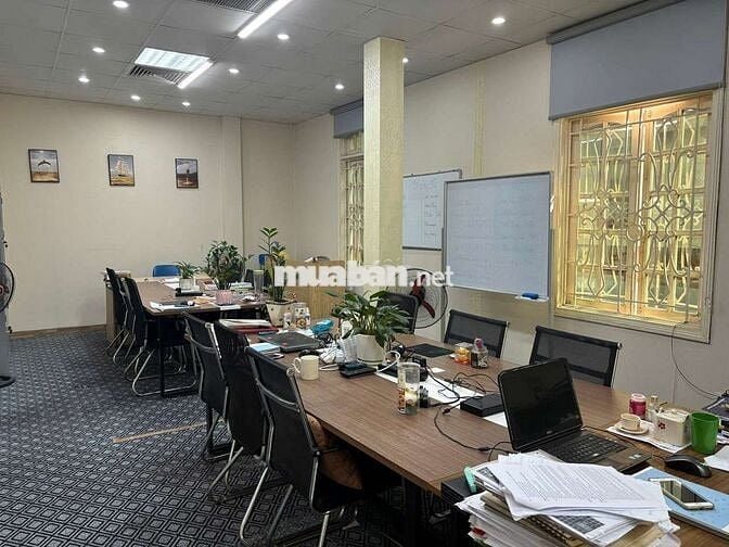 Văn phòng 72m2 lầu 3 thang máy Phạm Văn Đồng