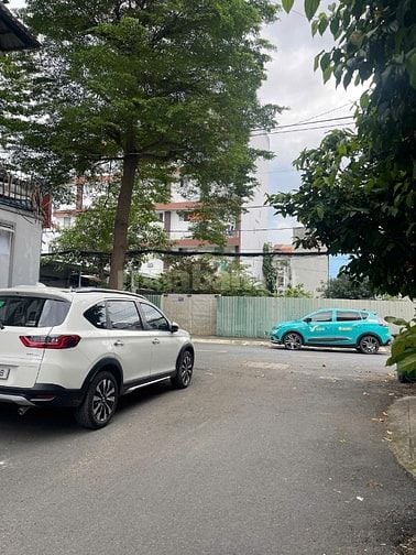 Tòa Căn Hộ Dịch Vụ 7 Tầng 19x33(540m2) Dương Quảng Hàm Thu Nhập 700tr