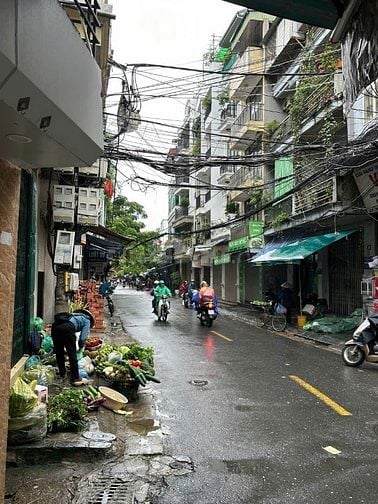 Cho thuê nhà tập thể Trần Hưng Đạo, phố Thọ Lão, Hai Bà Trưng