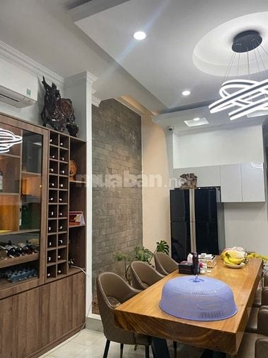 Cần thanh lý gấp nhà trung tâm Đường Võ Văn Tần, Quận 3 - 47m2/4TY590