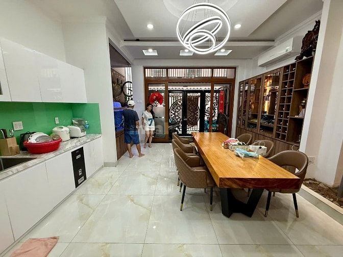 Cần thanh lý gấp nhà trung tâm Đường Võ Văn Tần, Quận 3 - 47m2/4TY590