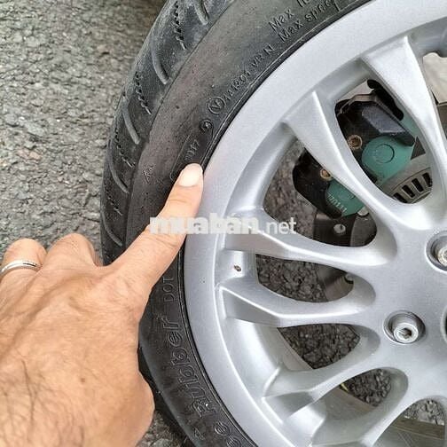 Vespa gts máy thế hệ mới. Lướt