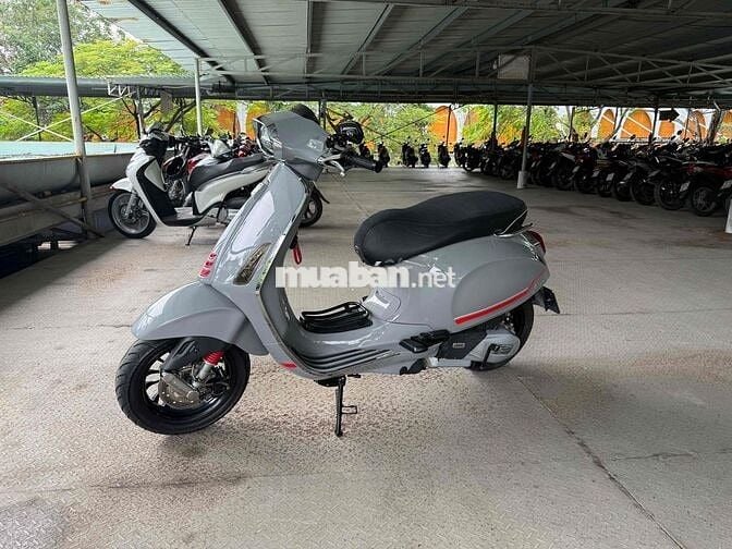 Vespa Sprint Xám Xi Măng iGet Abs 2022 125cc BSTP