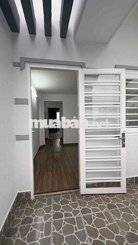 80m 2 , 4 tầng, 5phòng, 5 wc, hẻm 6 m, shr , 20 m  mặt tiền, 5 tỷ 850