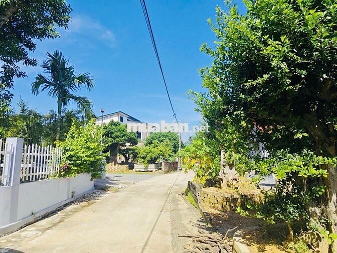 KHUÔN VIÊN NGHỈ DƯỠNG 880M2 ĐỦ TIỆN NGHI