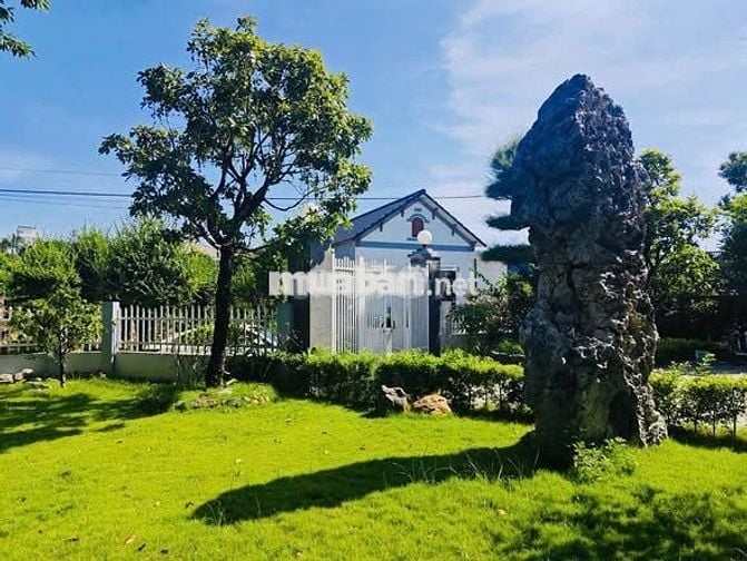 KHUÔN VIÊN NGHỈ DƯỠNG 880M2 ĐỦ TIỆN NGHI