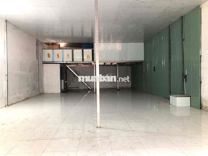 kho bà điểm Hóc Môn, nền gạch, trần la phong, sẵn điện 3pha. giá tốt