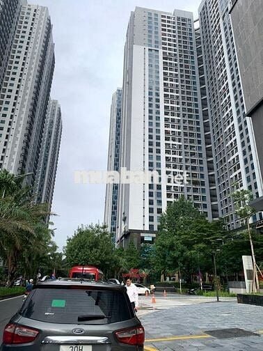 Bán gấp CH R4 Goldmark City 136 Hồ Tùng Mậu, 111m2,3N,2WC, giá 10.2 tỷ