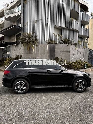 Mercedes Benz GLC200 2018 Black Edition