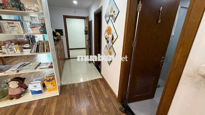 Bán gấp CH R4 Goldmark City 136 Hồ Tùng Mậu, 111m2,3N,2WC, giá 10.2 tỷ