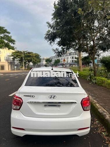 huyndai i10 2016 base sedan MT