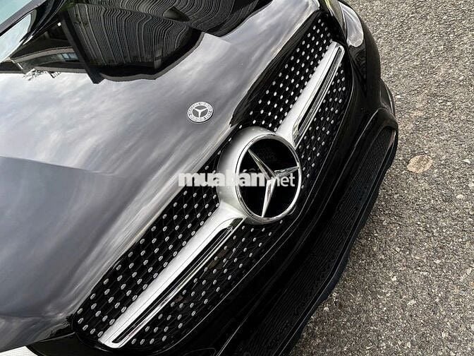 Mercedes Benz GLC200 2018 Black Edition