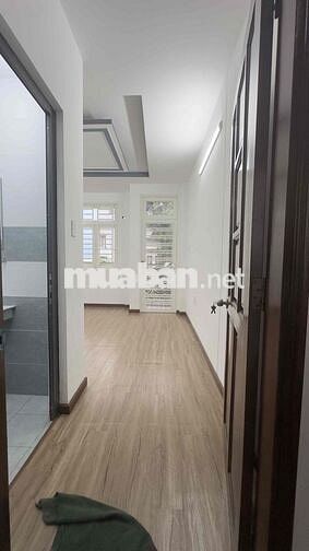 80m 2 , 4 tầng, 5phòng, 5 wc, hẻm 6 m, shr , 20 m  mặt tiền, 5 tỷ 850