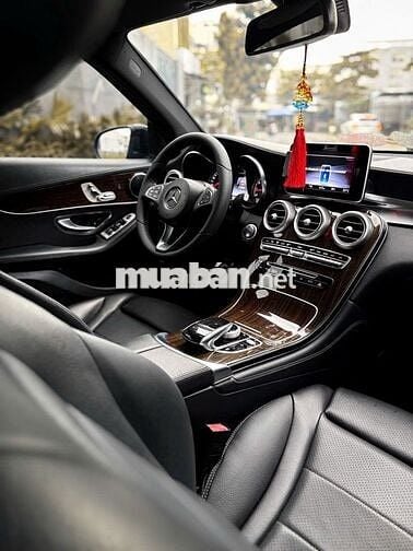 Mercedes Benz GLC200 2018 Black Edition