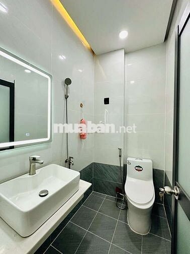 Nhà Trung Tâm Bình Tân , Xe hơi vivu , thông tứ tung , khu dân trí