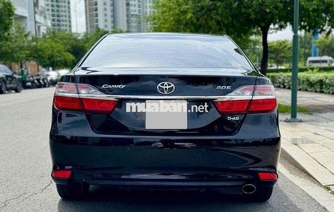Bán Toyota Camry 2.0E 2019 siêu lướt