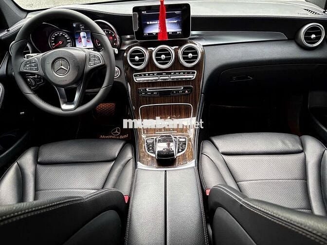 Mercedes Benz GLC200 2018 Black Edition