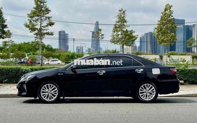 Bán Toyota Camry 2.0E 2019 siêu lướt