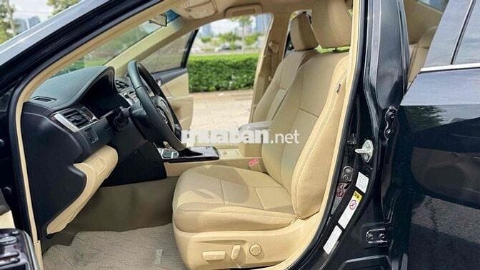 Bán Toyota Camry 2.0E 2019 siêu lướt