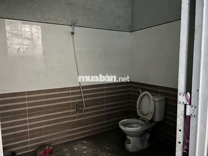 Kho xưởng bãi 600m² kho xây dựng 500m² có cẩu 3 tấn và điện 3 pha