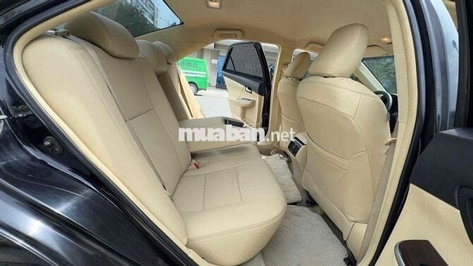 Bán Toyota Camry 2.0E 2019 siêu lướt