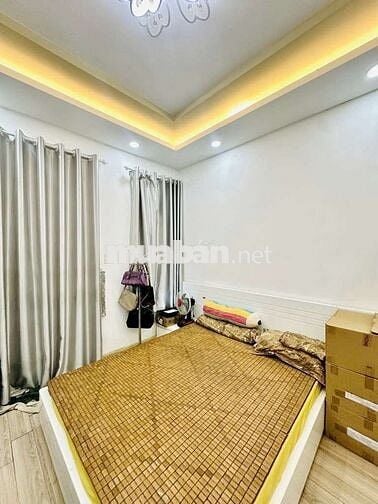 Đại Gia Đình Đoàn Viên, 5 PN, Gần MT, Xe Hơi Đậu Cửa